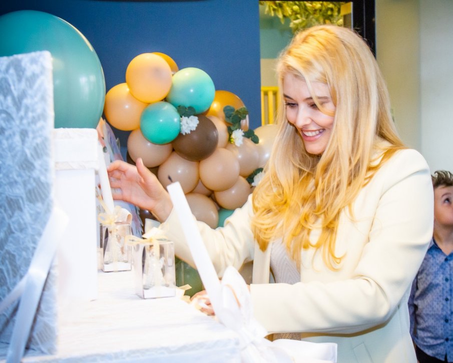 Ева Веселинова си отряза пътя към На кафе (СНИМКИ)