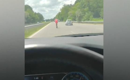 Момиче с тротинетка лети със 120 км/ч по скоростен път във Варна