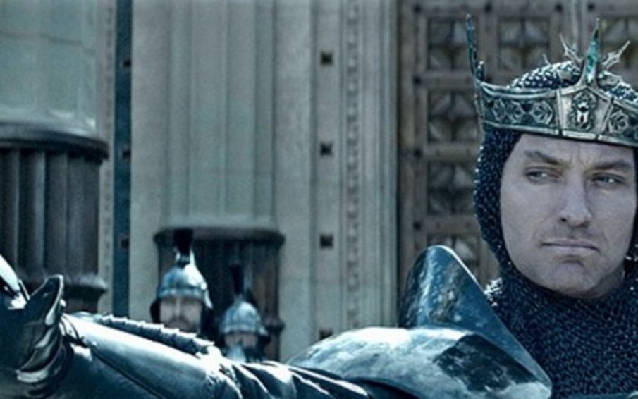 СЕНЗАЦИОННИ НАХОДКИ: Разкопават гробница, край която крал Артур убил великан