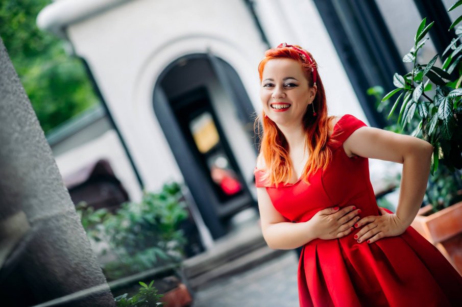 Звезда от Откраднат живот се венча на морето (СНИМКИ)