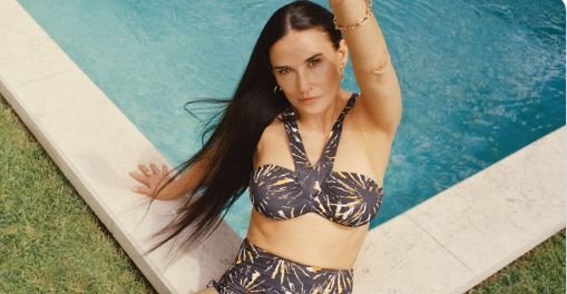 Деми Мур стана модел на бански костюми на 59 (СНИМКИ)