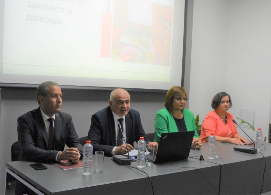 Помощта за отопление ще се повиши със 100 лв. и ще достигне до 310 000 души