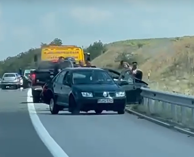Мъж се размаза в мантинела край Струмяни, загина