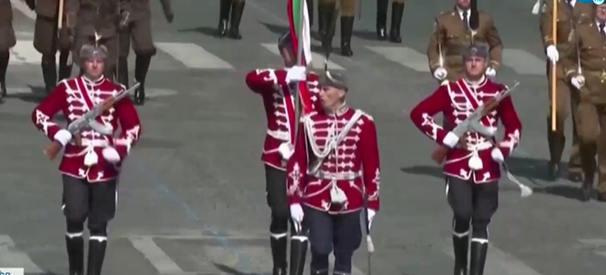 Показаха гвардейците, участвали в националния парад на Франция