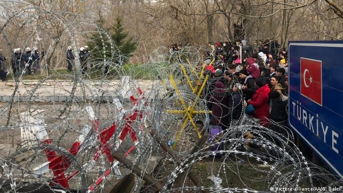 В Турция спипаха двайсетина бежанци, пробвали да минат нелегално в България