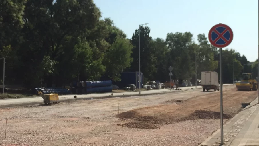Ремонтът на улица Даме Груев в Пловдив замира, ако общината не даде още пари
