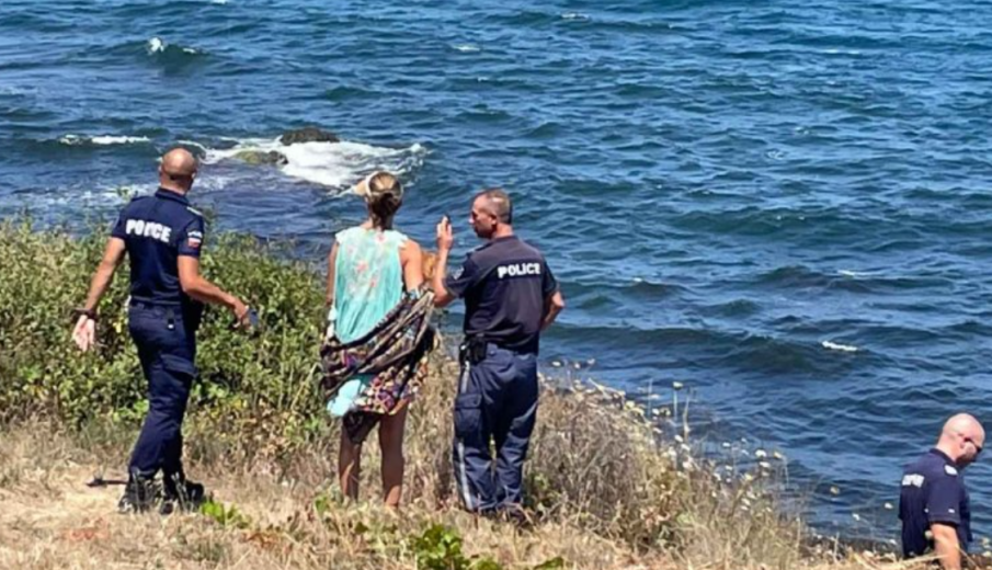 Военен боеприпас изплува в района на мидения плаж край Арапя (СНИМКИ)