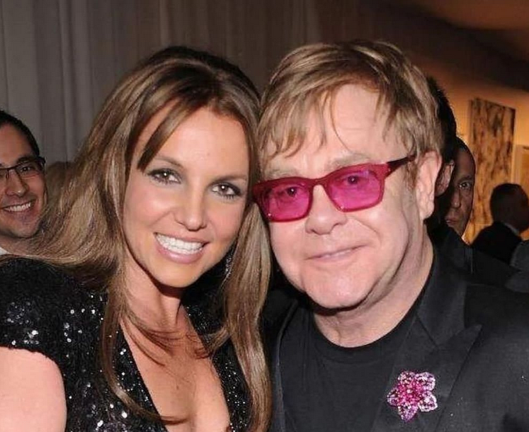 ИЗНЕНАДА: Бритни и Елтън Джон се събраха (ВИДЕО)