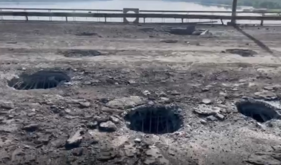 Украинците удариха ключов мост в контролирания от руските сили Херсон