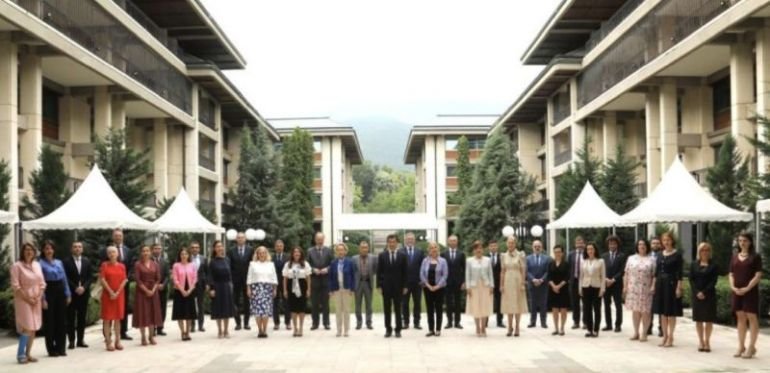 Кирил Петков събра чужди посланици на прощална премиерска закуска