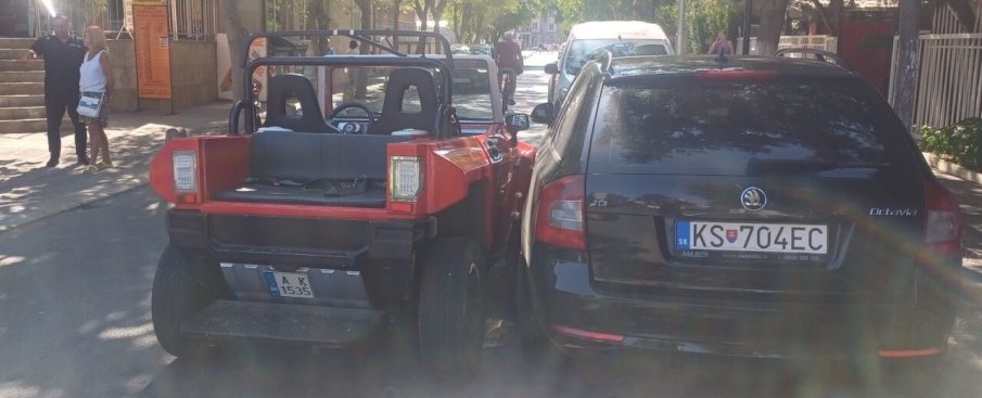 Тийнейджъри с електричка направиха страшна беля в Слънчев бряг