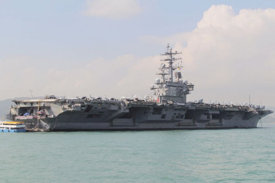 НА РЪБА НА ВОЙНАТА: САЩ разположиха военни кораби и самолетоносач край Тайван