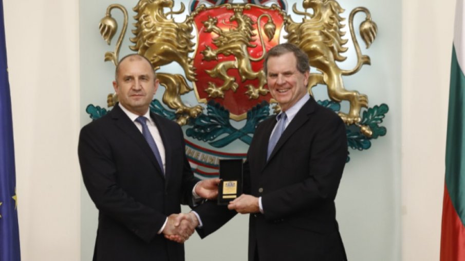 Румен Радев удостои с Почетния знак на президента изпълнителния директор на Американския еврейски комитет Дейвид Харис