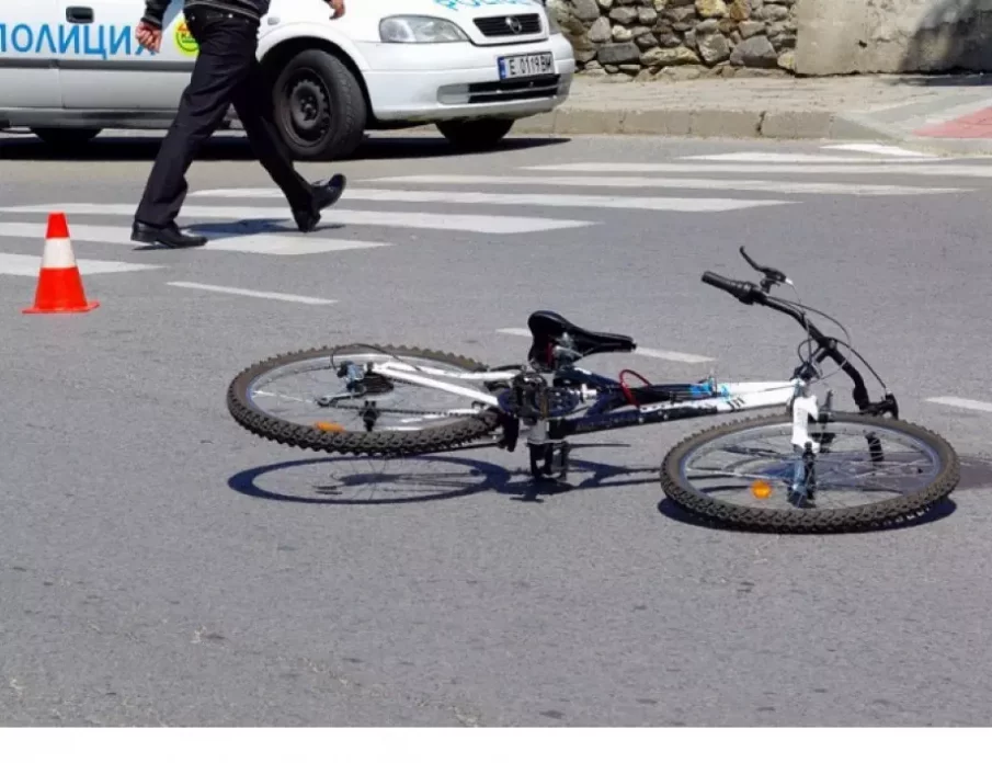 Шофьор блъсна 12-годишно дете на колело в Белене