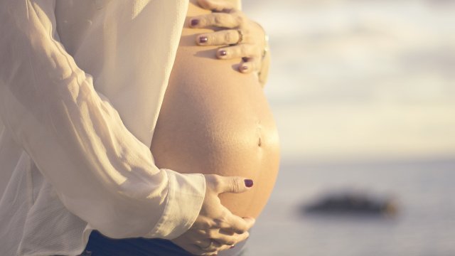 Експерти: Бременните жени да се ваксинират срещу коклюш след шестия месец