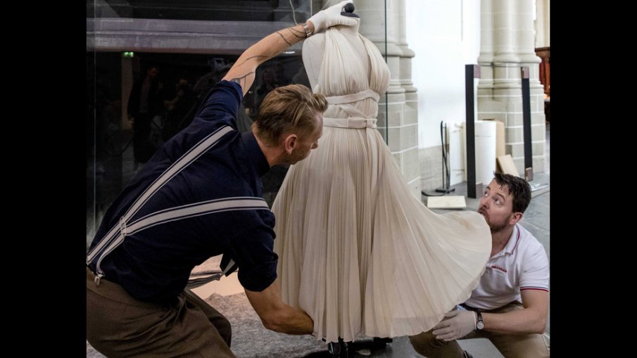 В ХОЛИВУД: Показват лични вещи на Мерилин Монро (ВИДЕО)