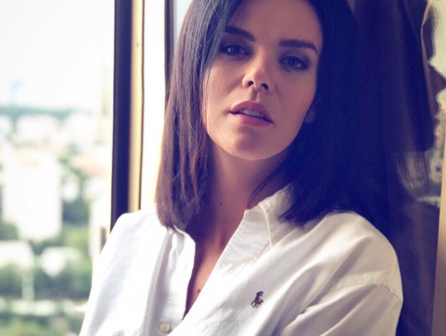 Любима актриса очаква второ бебе, обяви го по уникален начин (СНИМКА)