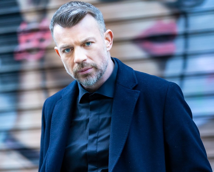 Звезда от Братя зарязал жена си заради млада мацка, която срещнал в църквата