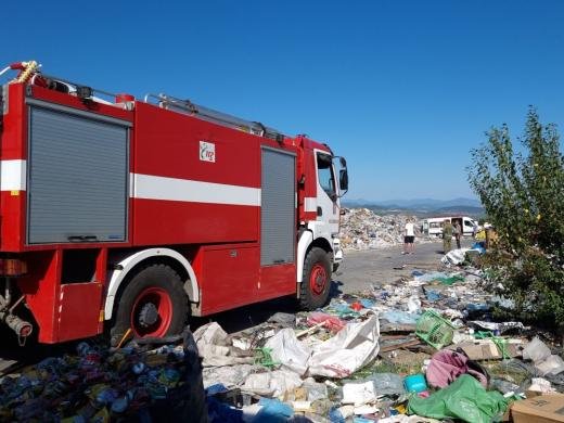 Пожар възникна на сметището край Вишеград (СНИМКИ)
