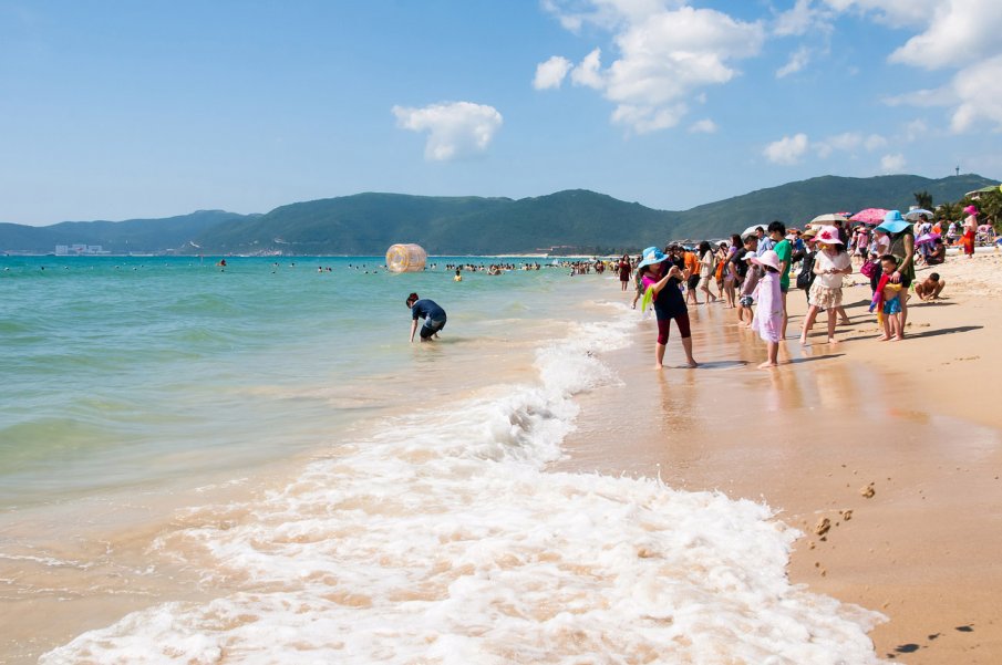 Китай блокира 80 000 туристи заради 358 заразени с COVID-19