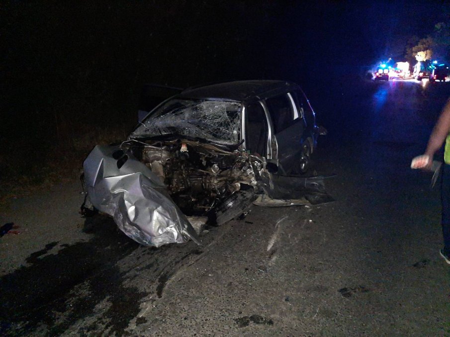 ТРАГИЧНА РАЗВРЪЗКА: След катастрофата на пътя Дупница-Кюстендил - двама загинали и шестима ранени