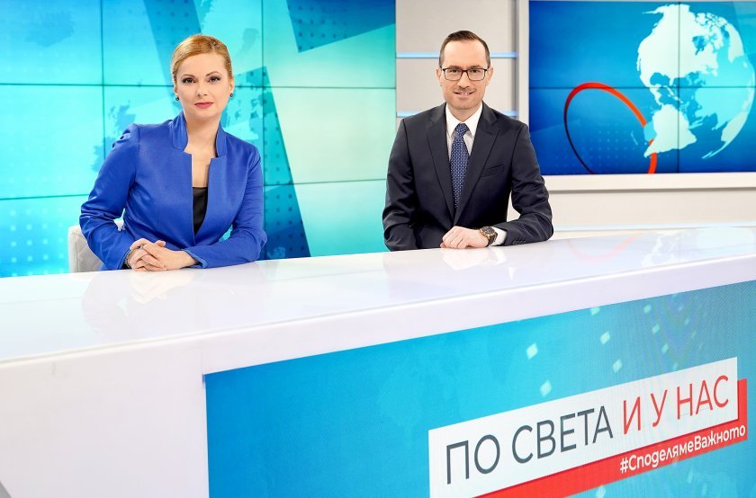 САМО В ПИК И РЕТРО: Ето я топводещата Аделина Радева без грим (ПАПАРАШКИ СНИМКИ)