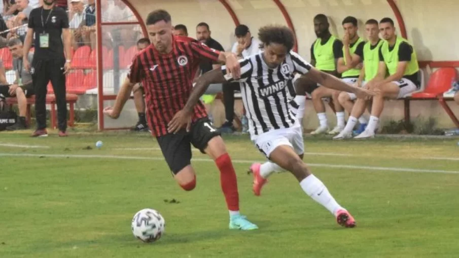 Локо (Пд) къса с французин