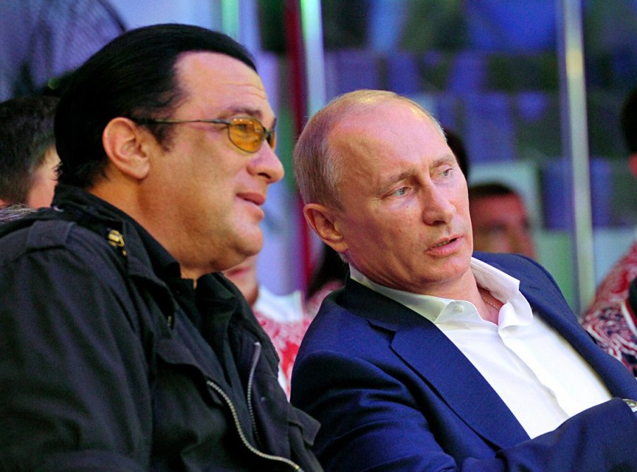 Стивън Сегал снима филм за Донбас (ВИДЕО/СНИМКИ)