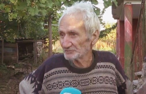 Циганите, пребили и ограбили дядо Петър от село Искра, остават в ареста