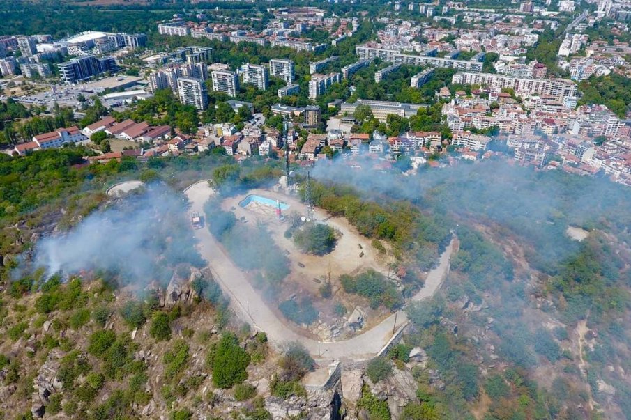 В Пловдив си отдъхнаха, потушиха пожара на Джендем тепе