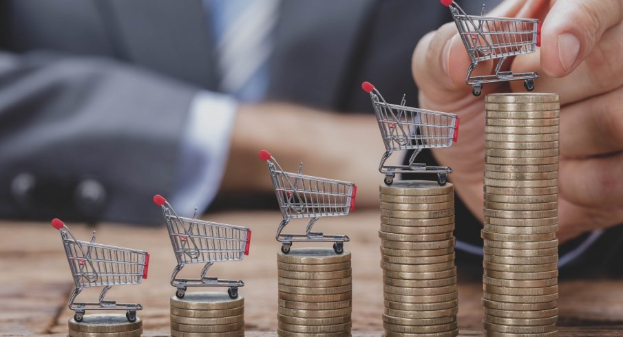 Спестяванията на българите са се стопили с 20% тази година