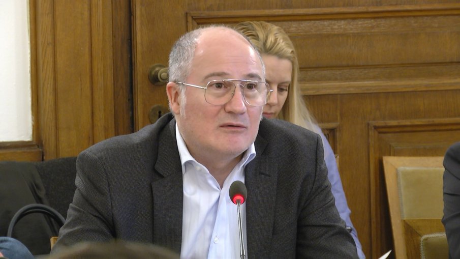 ИЗВЪНРЕДНО: Освободиха шефа на ДФ „Земеделие“