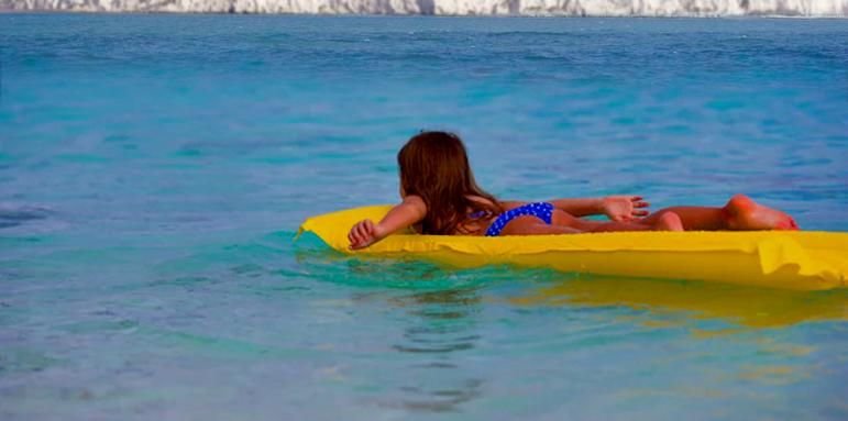 Как 10-годишно дете с дюшек в морето се озова толкова бързо от Румъния у нас