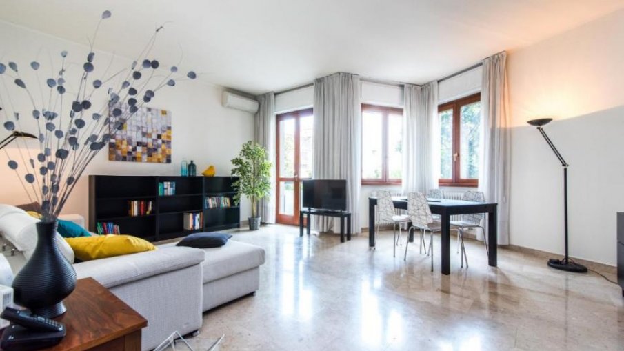 ШАШ! НАП продава апартамент барабар с... наемателите