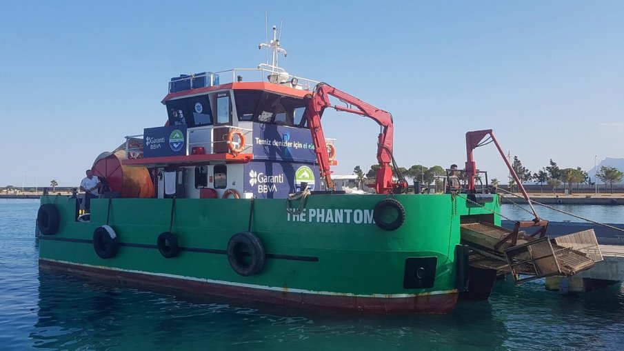 Събраха десетки тонове боклуци от Мраморно море (ВИДЕО)