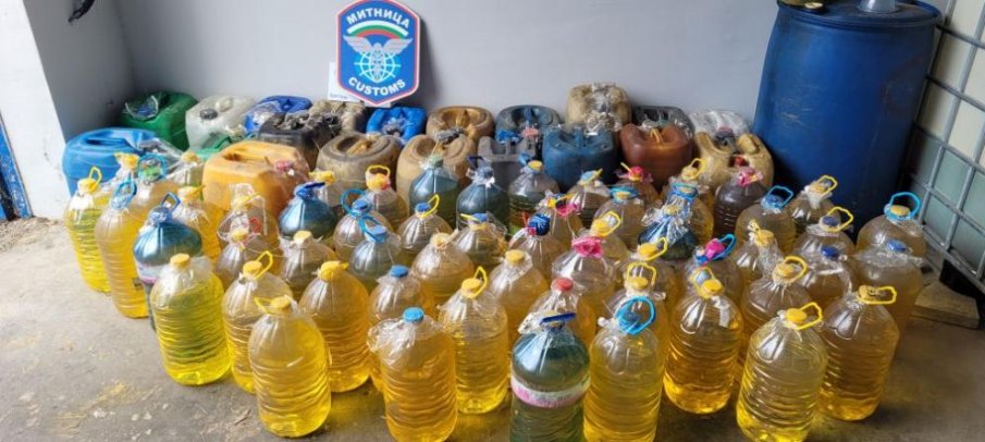 Митничари иззеха близо 1,5 тона криминален бензин и дизел в Русе