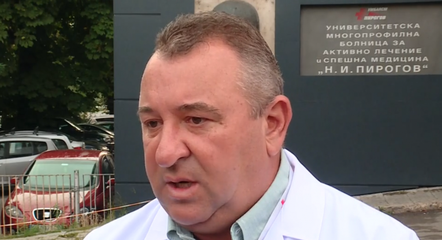 ИЗВЪНРЕДНО ОТ ПИРОГОВ: Дете и мъж са в критично състояние след катастрофата между джип и цистерна