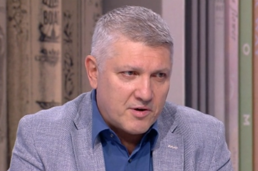 Влади Калинов остро срещу кабинета Петков: Взеха изключително странни решения за плащането към пътните фирми