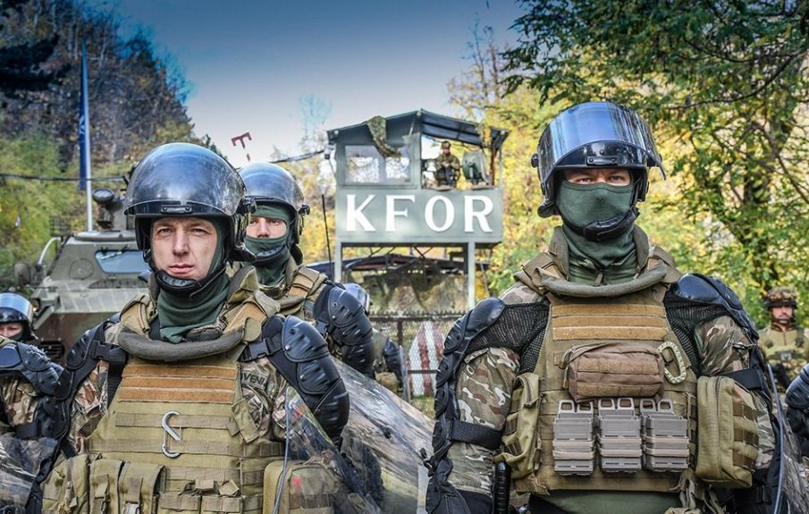 Спецчастите на Косово заедно с американци, германци и британци от КФОР тренират разпръскване на демонстрации и използване на шокови бомби