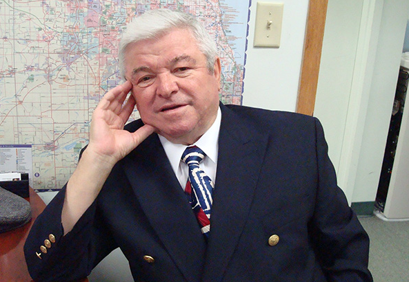 Най-богатият българин в Америка - милиардерът Шефкет Чападжиев дари апаратура за болницата в Мадан