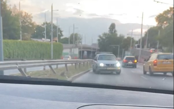 Шофьор сътвори хаос на Коматевския възел в Пловдив, тръгна срещу трафика