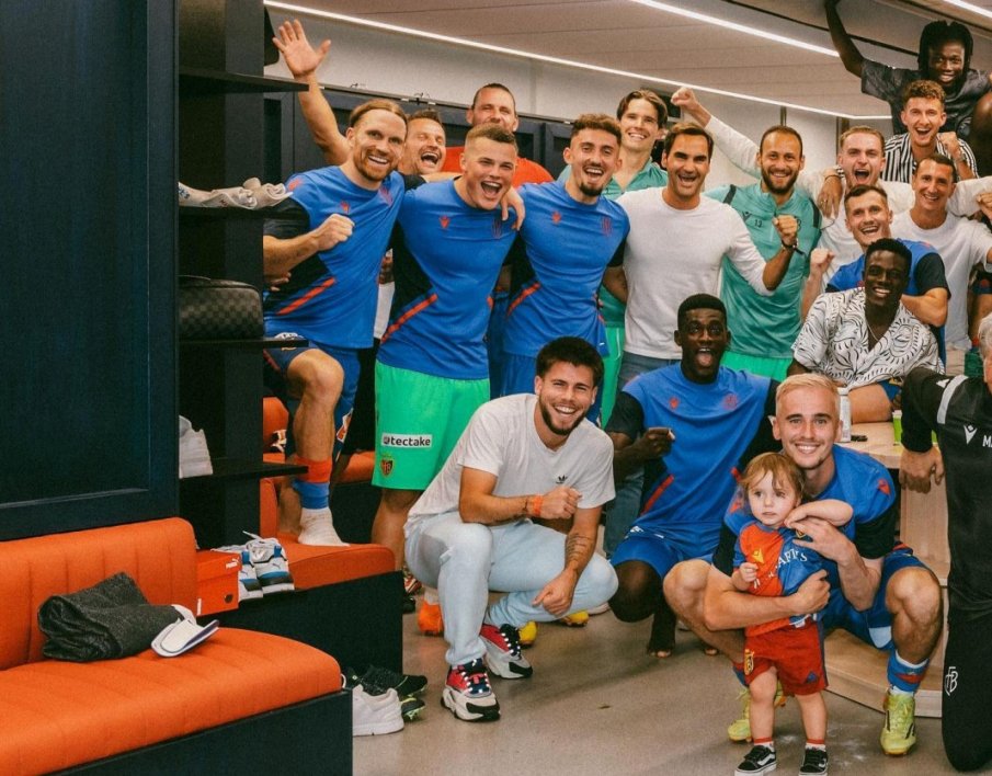 Федерер празнува в съблекалнята на Базел успеха над ЦСКА