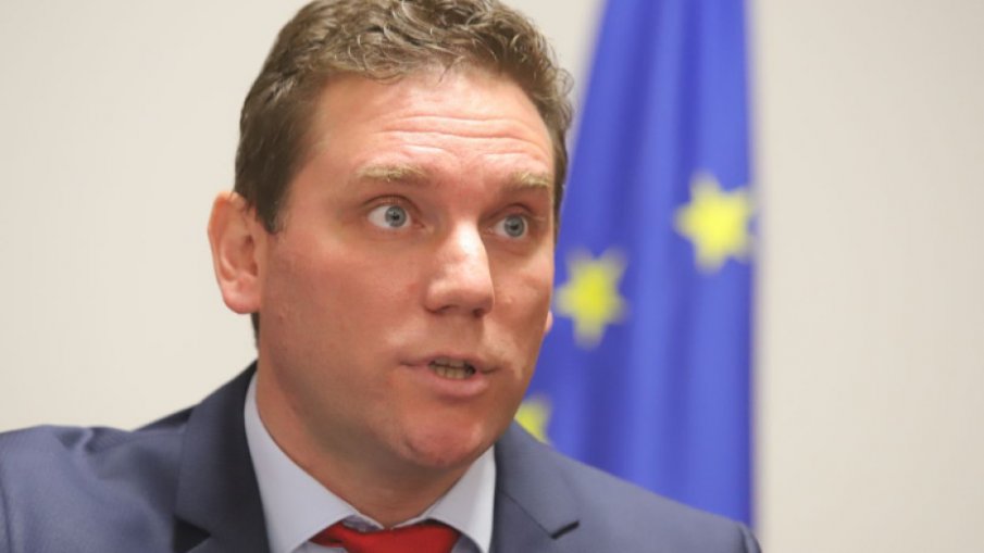 ПОРЕДНА РОКАДА: Смениха шефа на Комисията за защита на потребителите