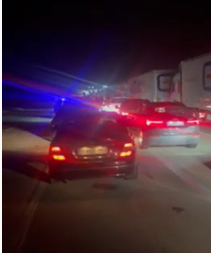 САМО В ПИК TV: Километрични опашки задръстват ГКПП Лесово и Капитан Андреево (ВИДЕО/СНИМКИ)