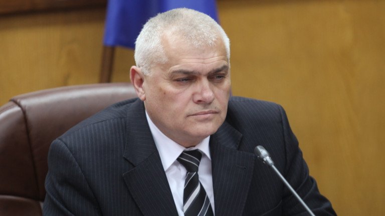 Валентин Радев за бомбените заплахи: Това е тероризъм, целта е сплашване