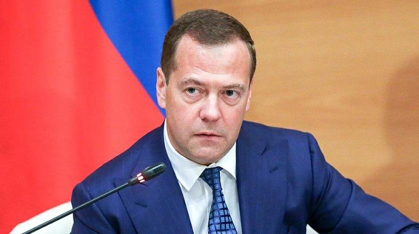 Медведев поръчал италианския военен министър