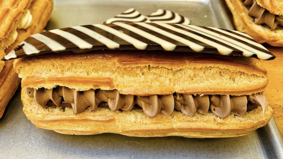 Масово натравяне с еклери по време на сватба