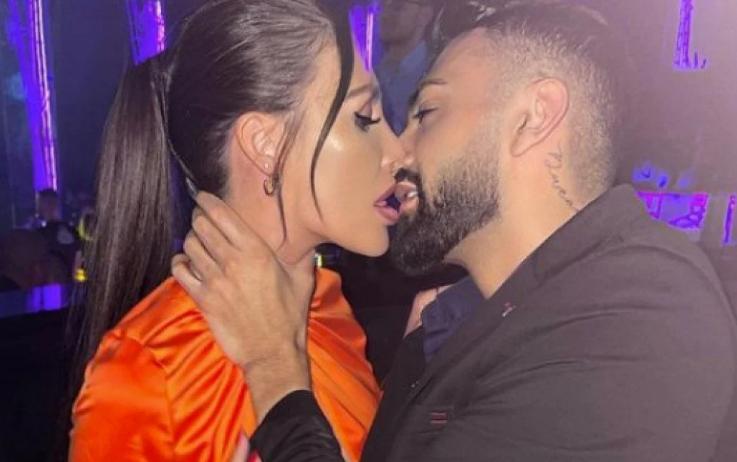 БЛАГА ВЕСТ: Известен поп фолк певец чака първа рожба