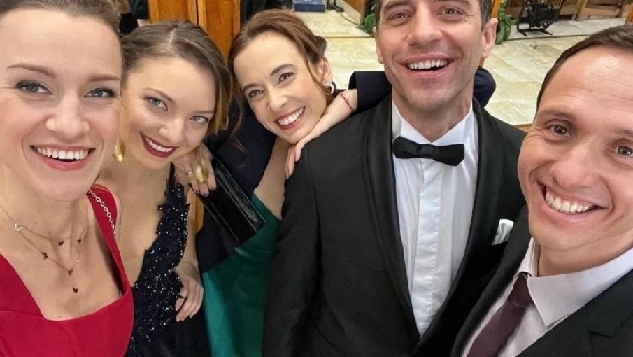 Дария Симеонова вдига сватба на морето