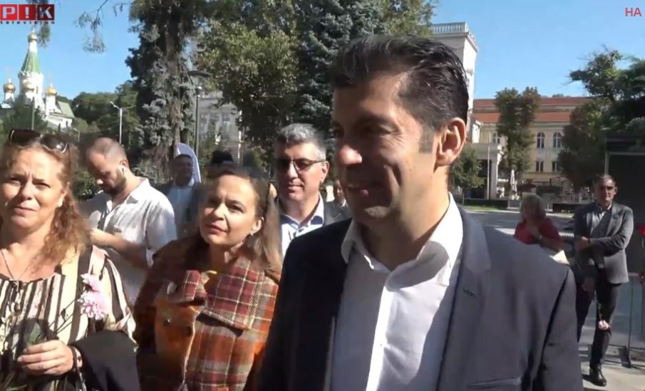 Кирил Петков пред ПИК TV: Kоалиция с ГЕРБ? Не, защото частни фирми изнасят торби с пари (ВИДЕО)